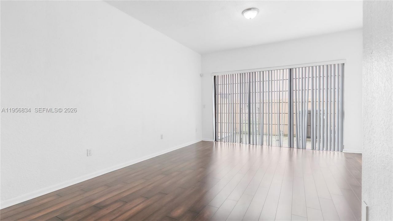 20820 San Simeon Way, Unit 24-G, Miami, FL 33179 Photo