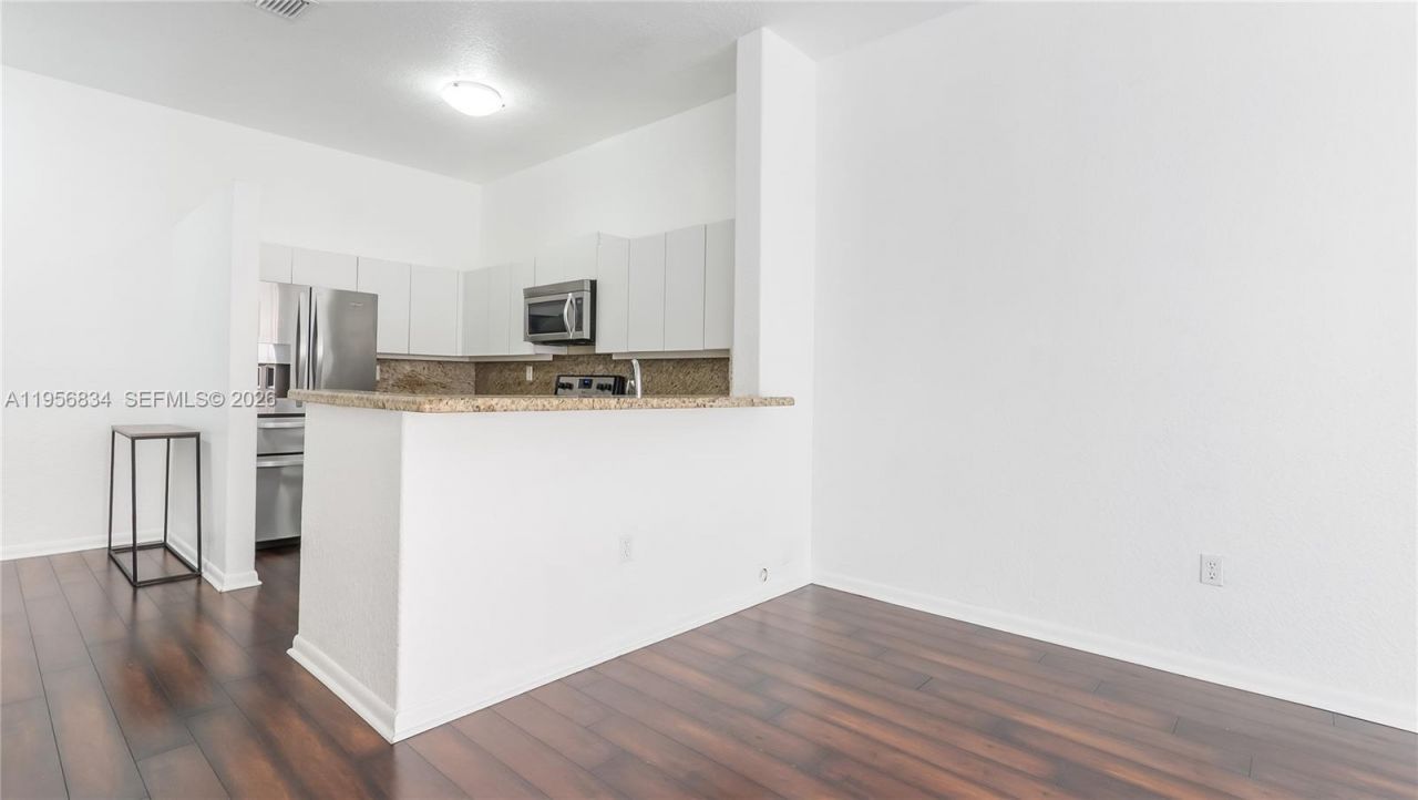 20820 San Simeon Way, Unit 24-G, Miami, FL 33179 Photo