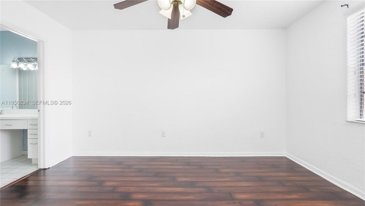 20820 San Simeon Way, Unit 24-G, Miami, FL 33179 Photo