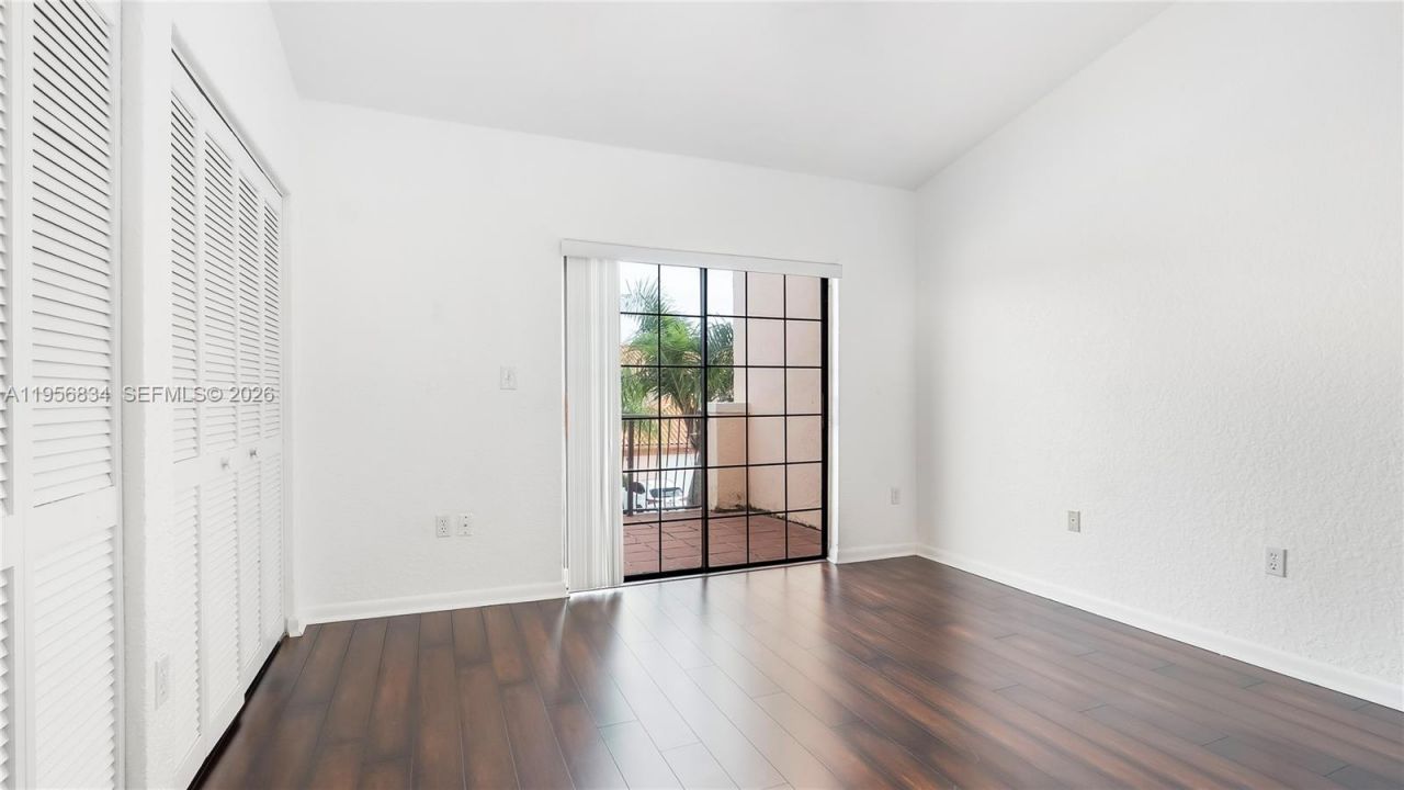 20820 San Simeon Way, Unit 24-G, Miami, FL 33179 Photo