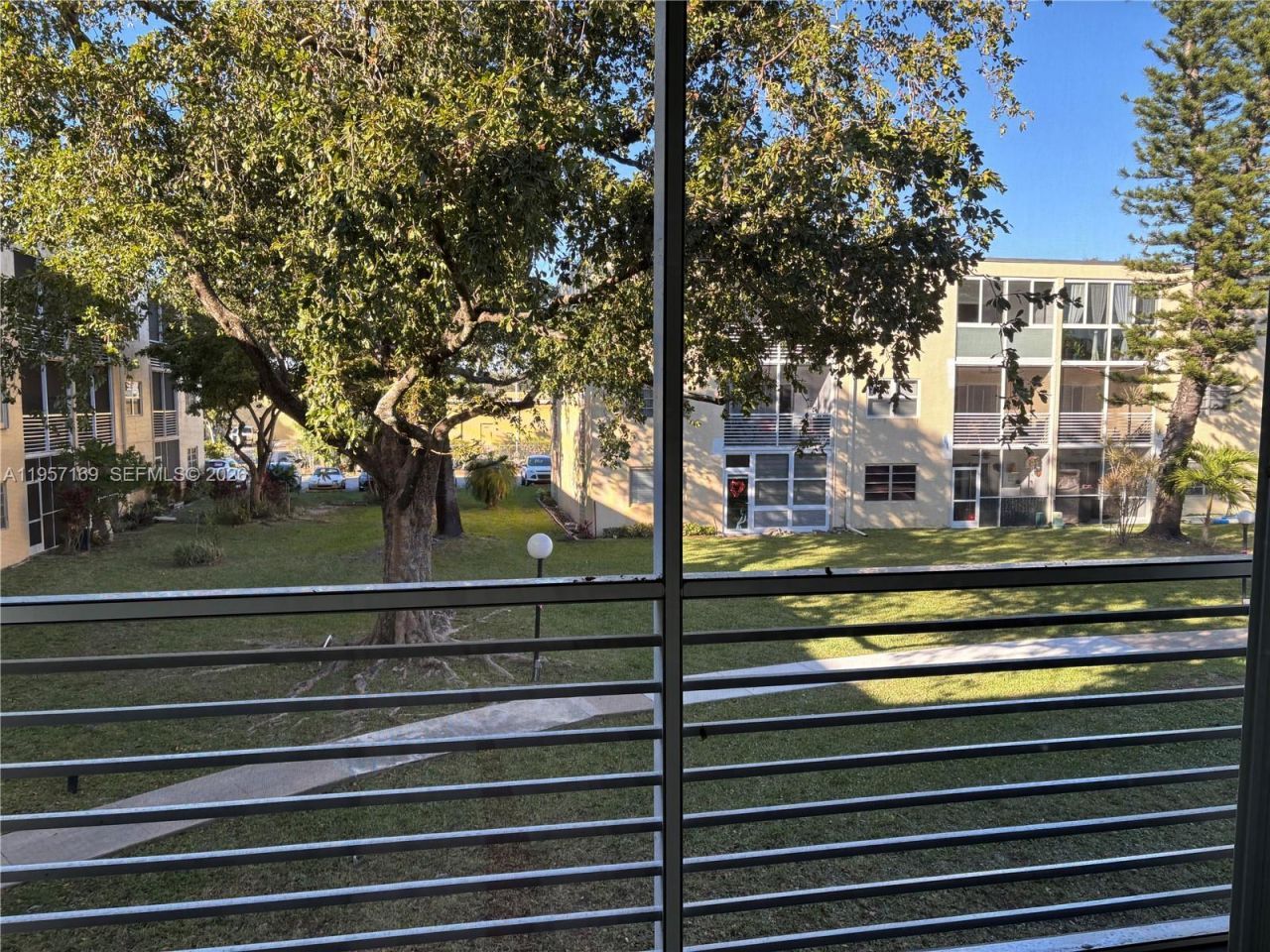 151 Berkley Rd, Unit 208, Hollywood, FL 33024 Photo