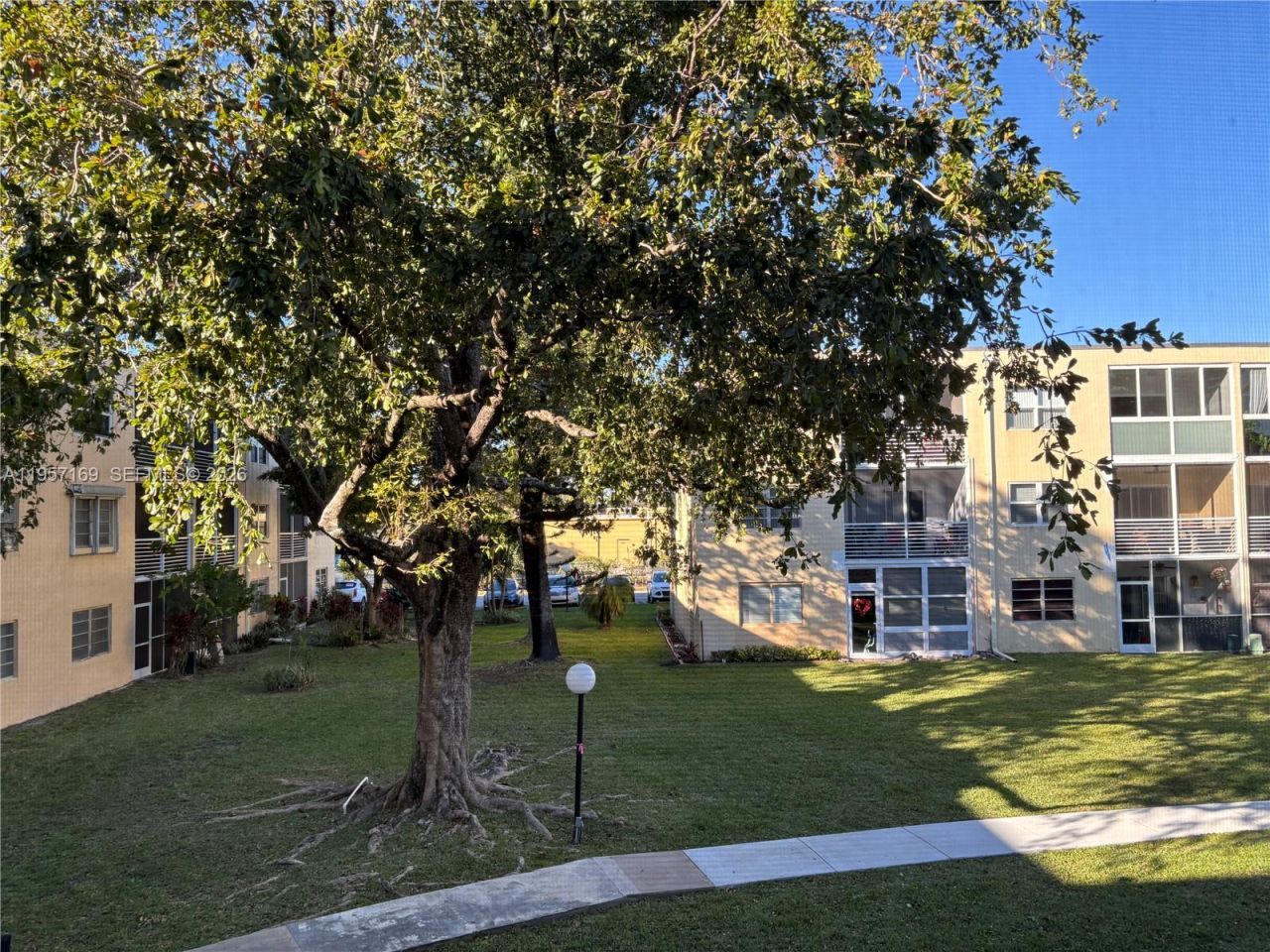 151 Berkley Rd, Unit 208, Hollywood, FL 33024 Photo