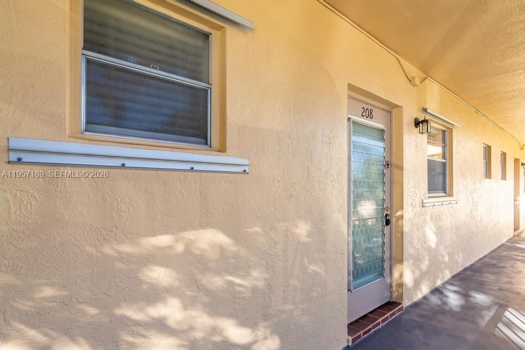 151 Berkley Rd, Unit 208, Hollywood, FL 33024 Photo