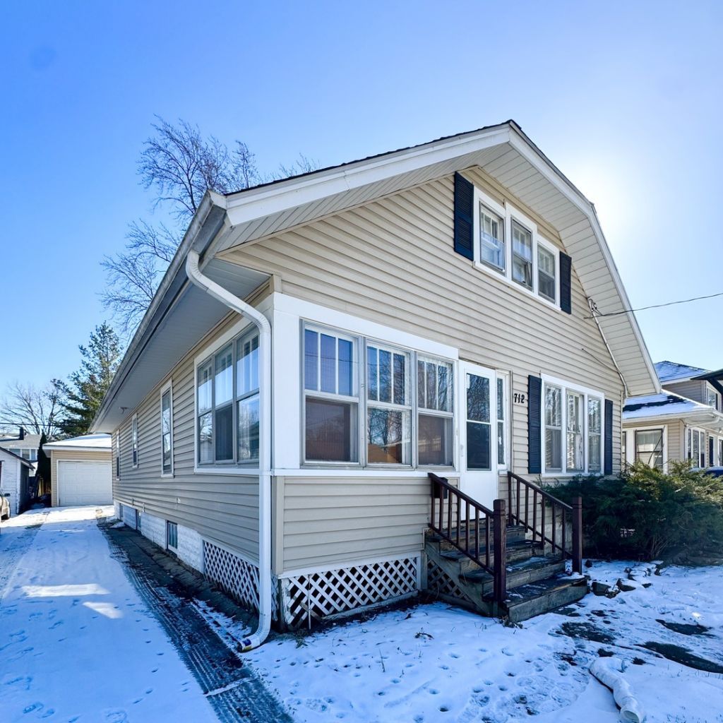 712 S Spencer Street, Aurora, IL 60505 Main Photo