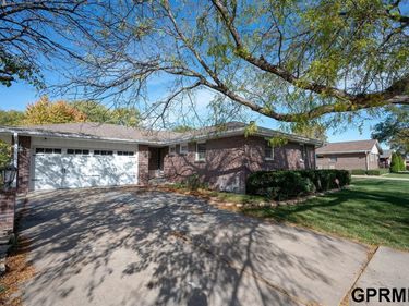 421 Haverford Drive, Lincoln, NE 68510