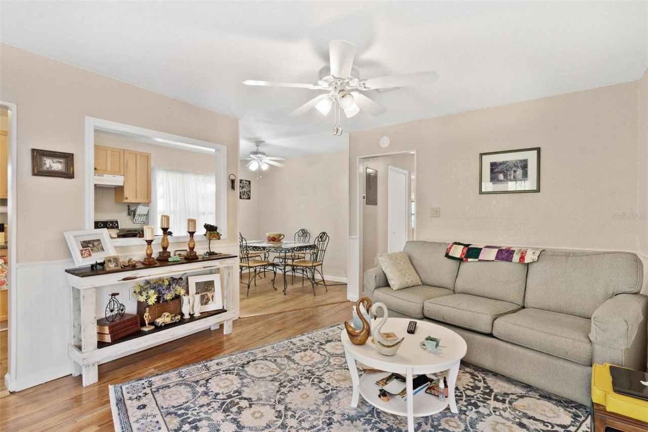 32828 Lake Eustis Drive, Tavares, FL 32778 Photo