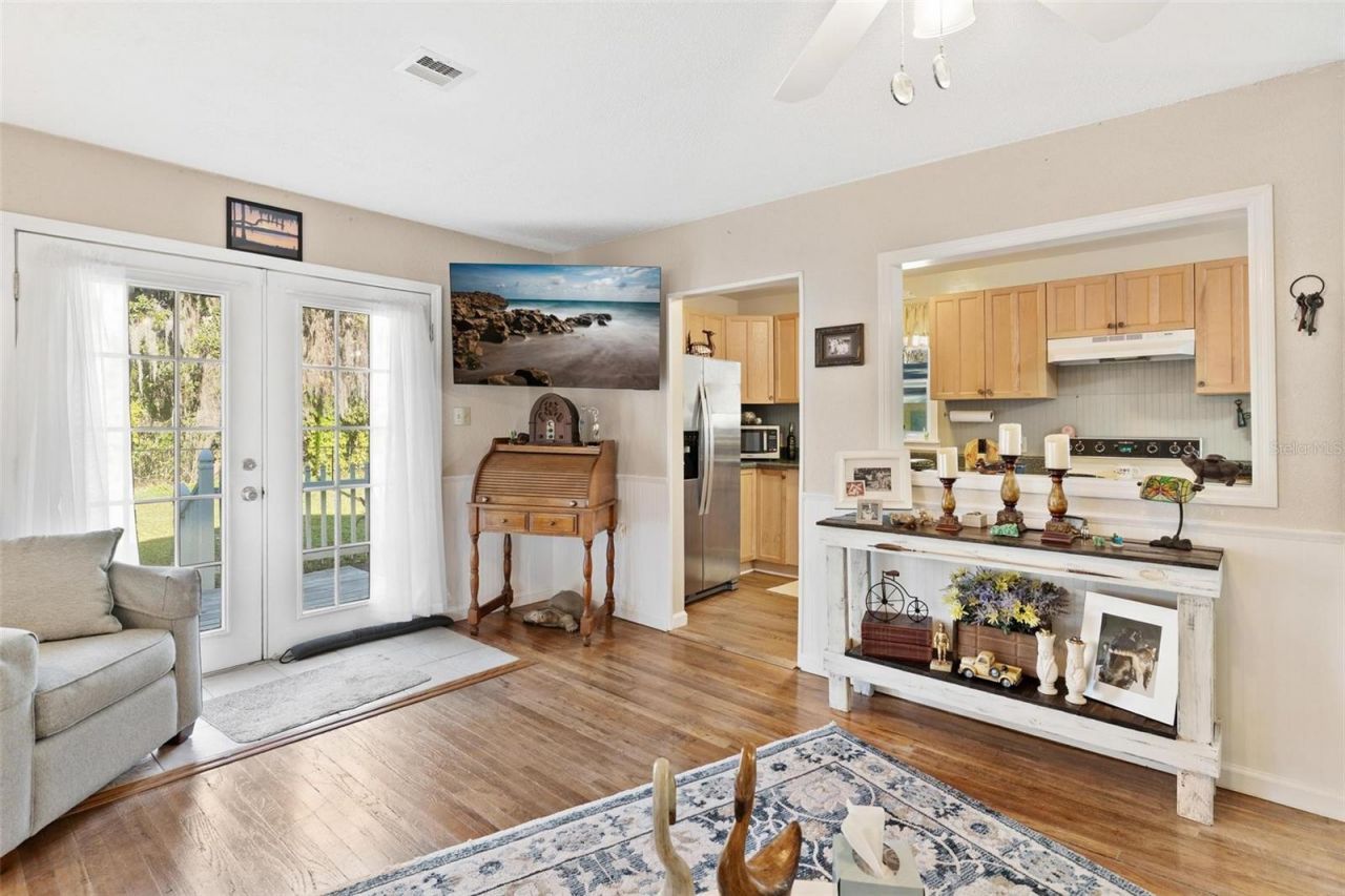 32828 Lake Eustis Drive, Tavares, FL 32778 Photo