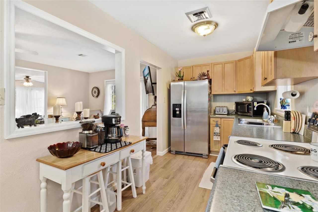 32828 Lake Eustis Drive, Tavares, FL 32778 Photo