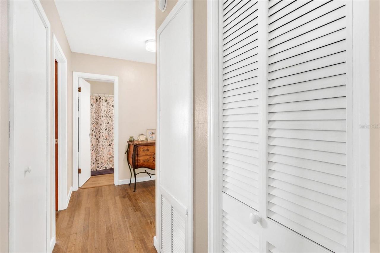 32828 Lake Eustis Drive, Tavares, FL 32778 Photo