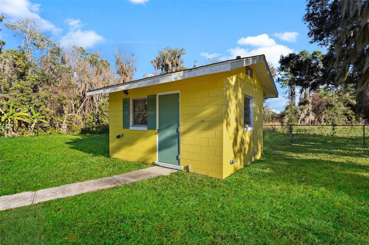 32828 Lake Eustis Drive, Tavares, FL 32778 Photo