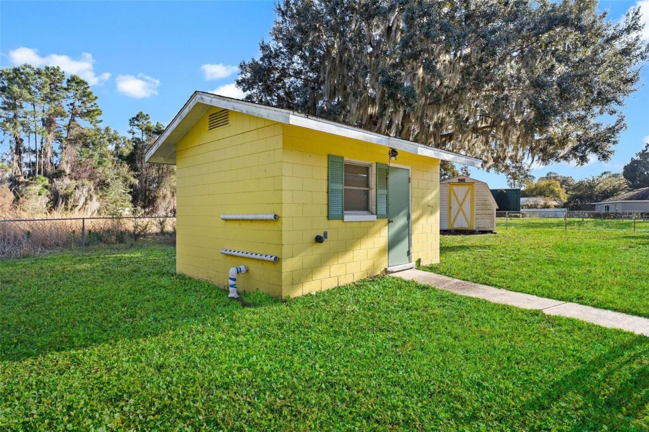 32828 Lake Eustis Drive, Tavares, FL 32778 Photo