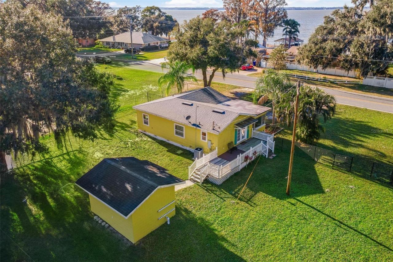 32828 Lake Eustis Drive, Tavares, FL 32778 Photo