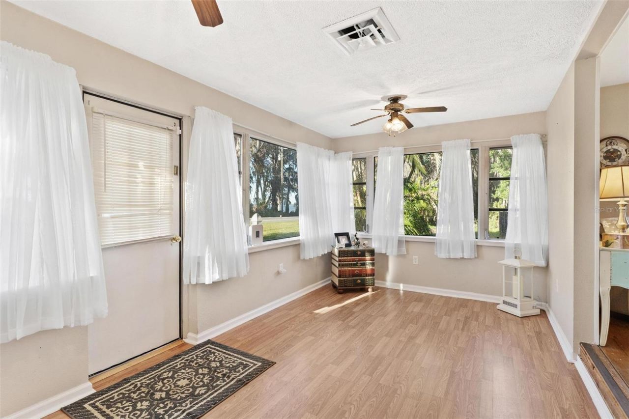 32828 Lake Eustis Drive, Tavares, FL 32778 Photo