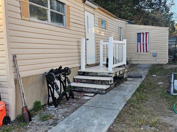 20347 GREENWING ROAD, ALTOONA, FL 32702