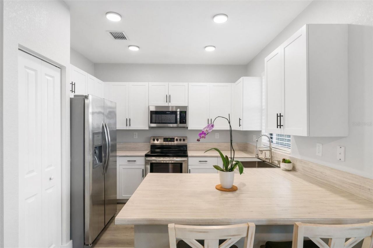 549 NE 206th Lane, Miami, FL 33179 Photo