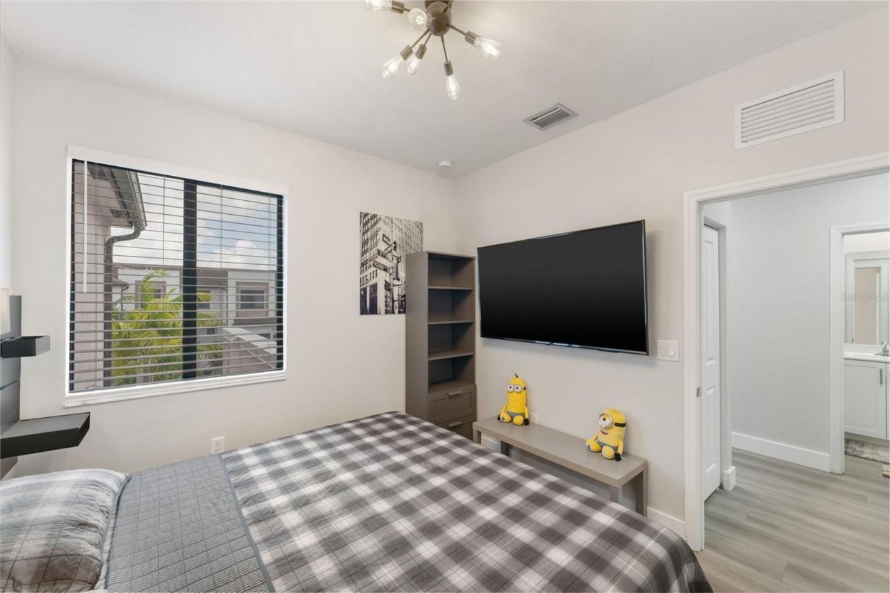 549 NE 206th Lane, Miami, FL 33179 Photo