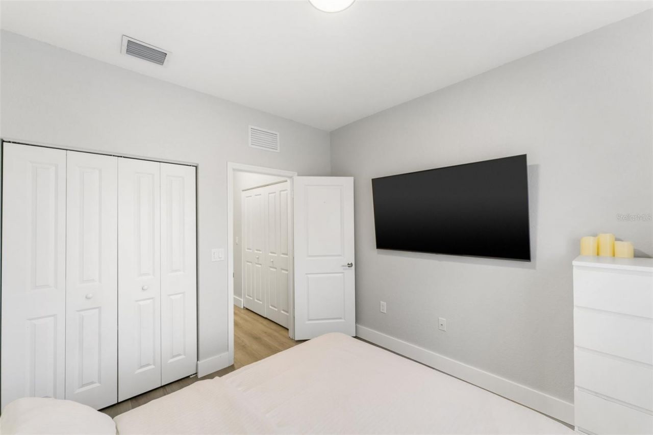 549 NE 206th Lane, Miami, FL 33179 Photo