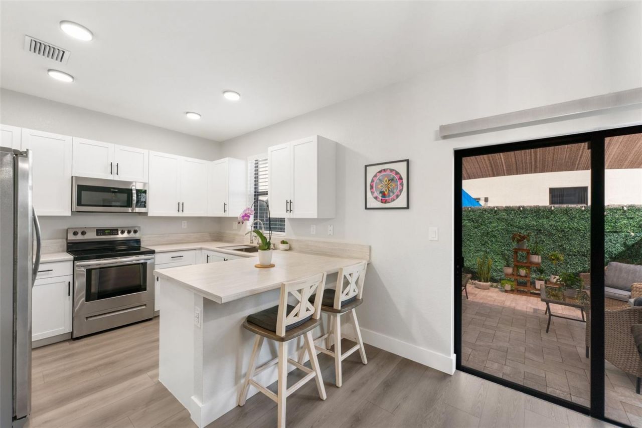 549 NE 206th Lane, Miami, FL 33179 Photo