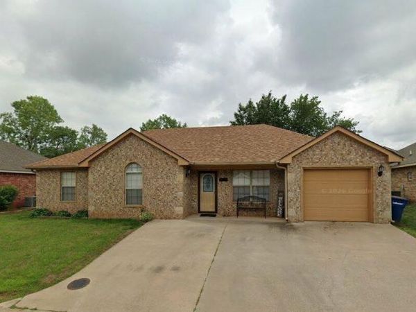 2317 E Sycamore Drive, Stillwater, OK 74075