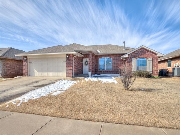 1001 Laurel Creek Drive, Yukon, OK 73099