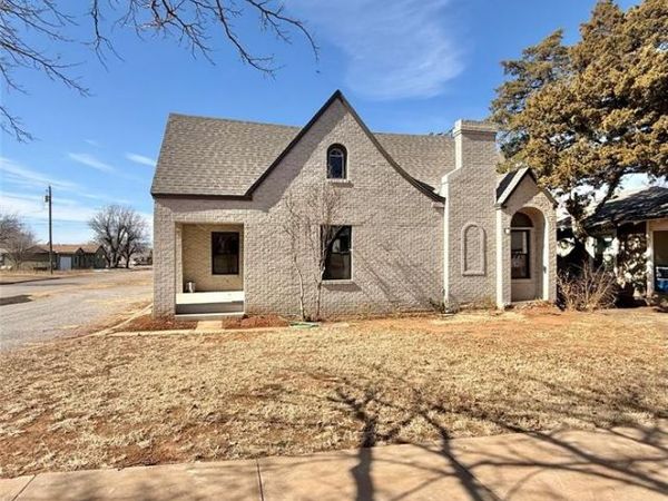 1501 N Lee Street, Altus, OK 73521
