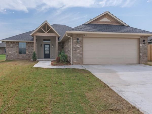 584 Hackberry Lane, Washington, OK 73093