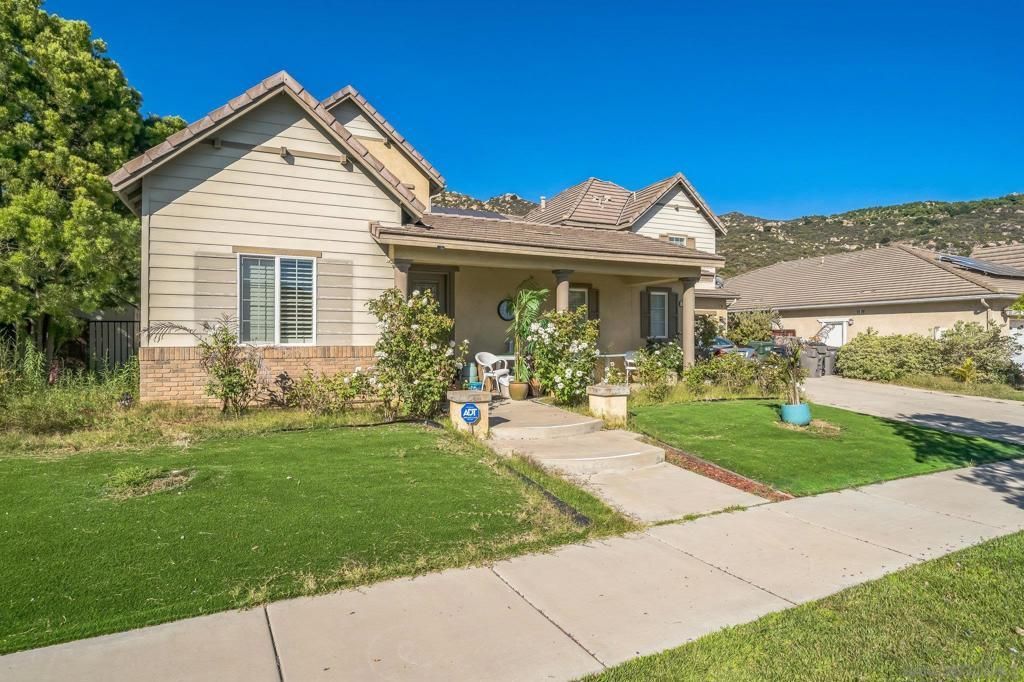 3152 Beven Dr, Escondido, CA 92027 Main Photo