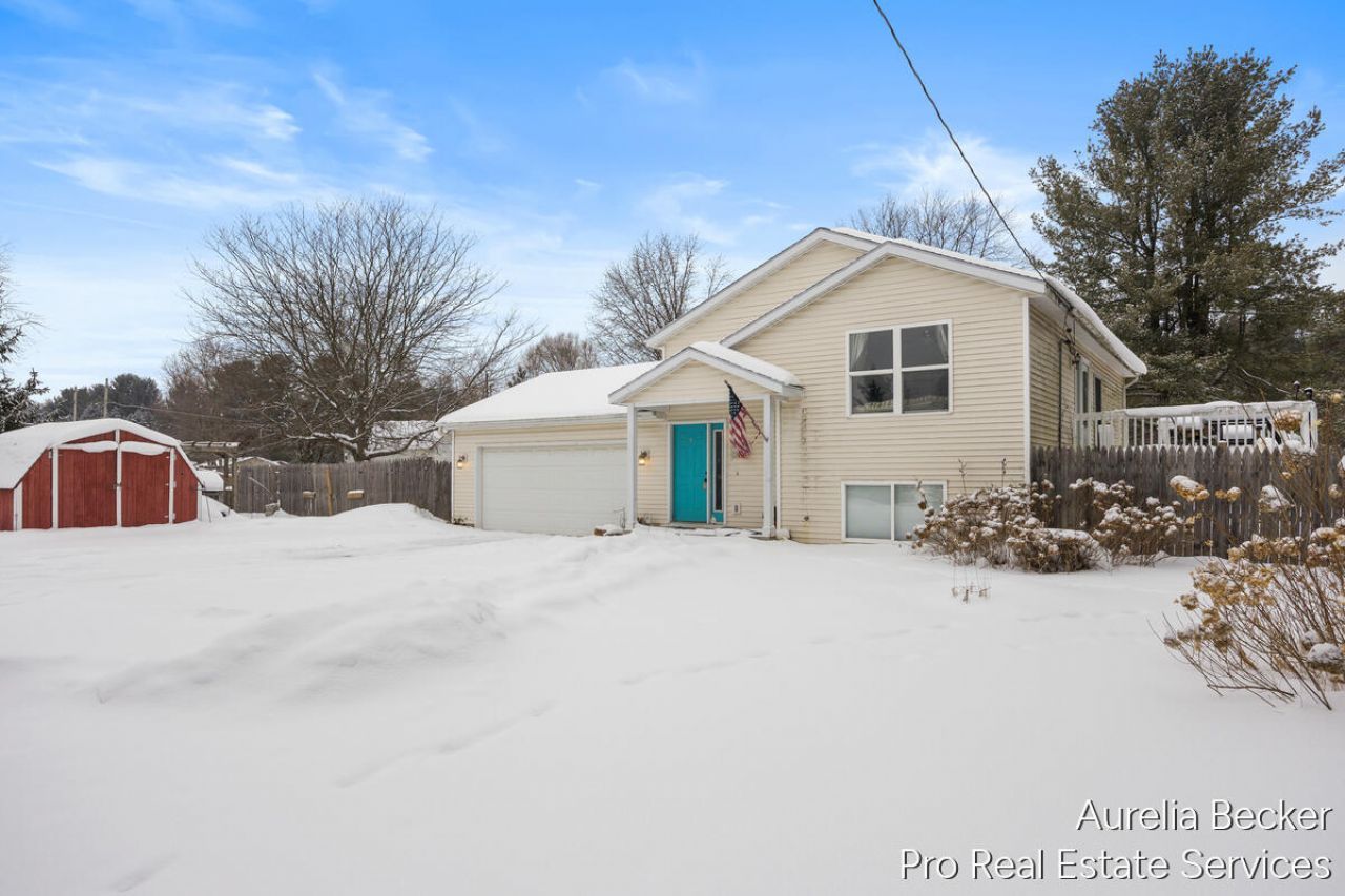 12411 14 Mile Road Ne, Greenville, MI 48838 Main Photo