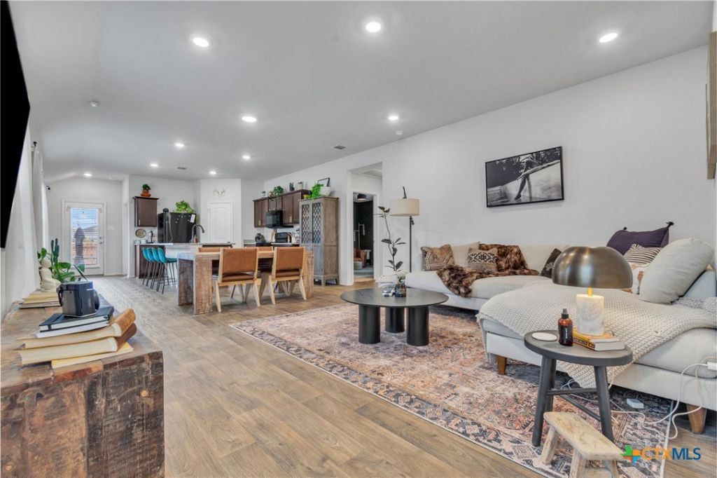 204 Calgary Lane, San Marcos, TX 78666 Main Photo