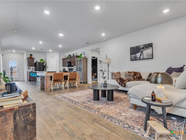 204 Calgary Lane, San Marcos, TX 78666