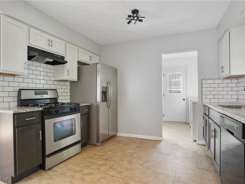 5758 Beech Drive, Mentor on the Lake, OH 44060 Photo 10