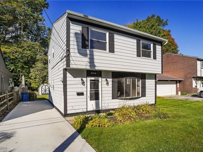 5758 Beech Drive, Mentor on the Lake, OH 44060 Photo 2