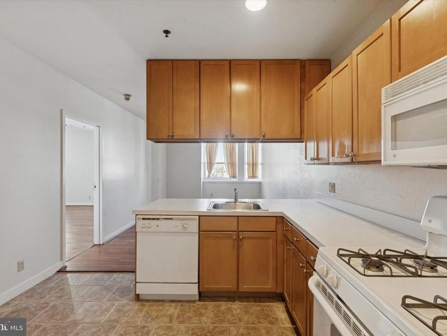 1100 Vine Street, Unit 402, Philadelphia, PA 19107 Main Photo