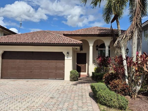 15449 SW 35th Ter, Miami, FL 33185