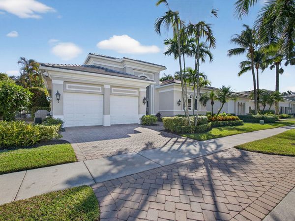 120 Via Mariposa, Palm Beach Gardens, FL 33418