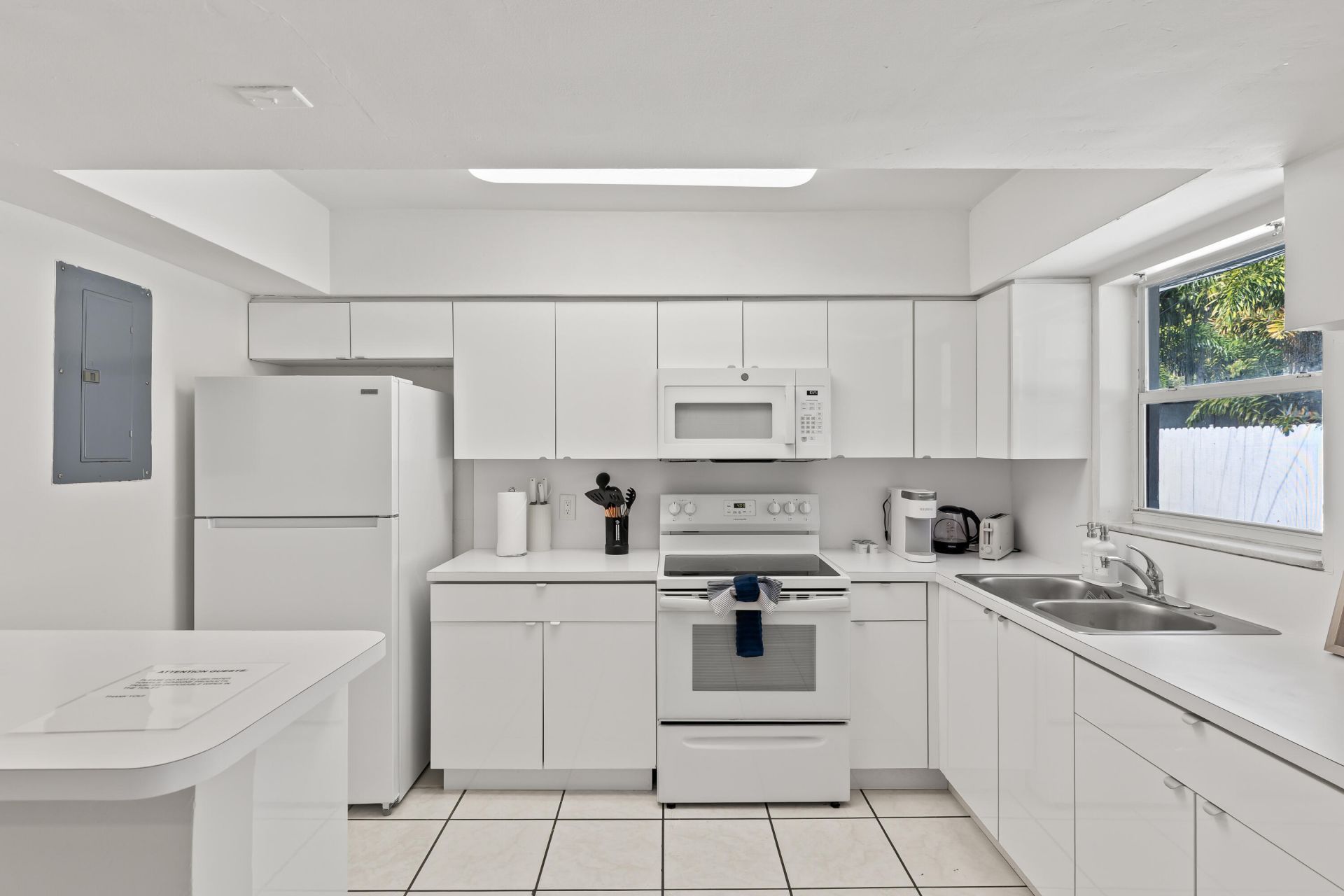 1761 NE 55th Street, Unit 2, Fort Lauderdale, FL 33334 Photo