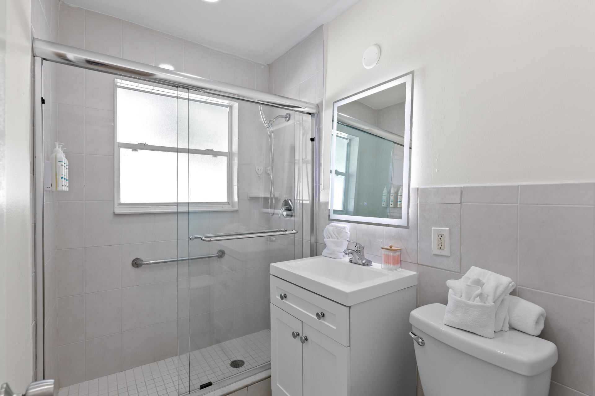 1761 NE 55th Street, Unit 2, Fort Lauderdale, FL 33334 Photo