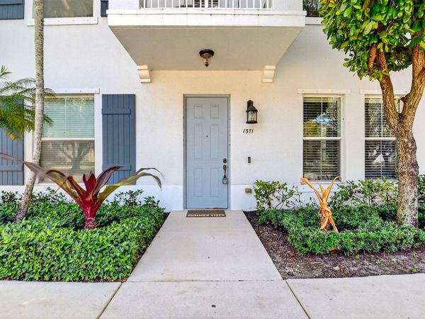 1371 Via De Pepii, Boynton Beach, FL 33426