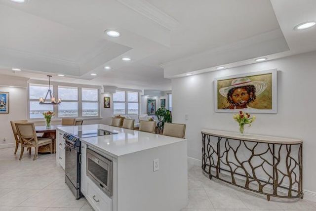 5440 N Ocean Drive, Unit 1502, Singer Island, FL 33404 Photo