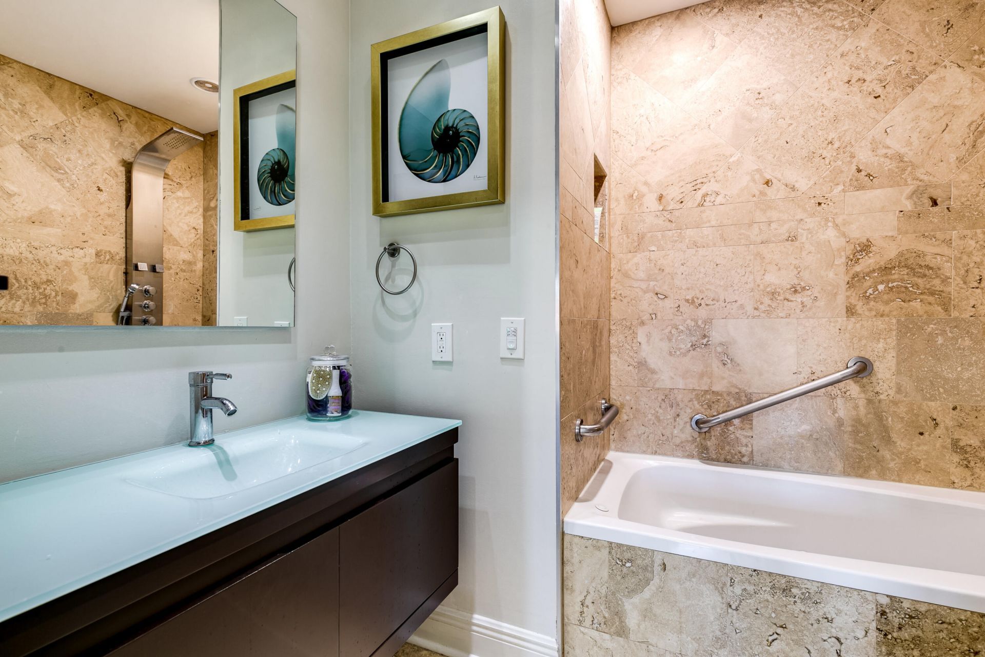 157 Yacht Club Way, Unit 310, Hypoluxo, FL 33462 Photo