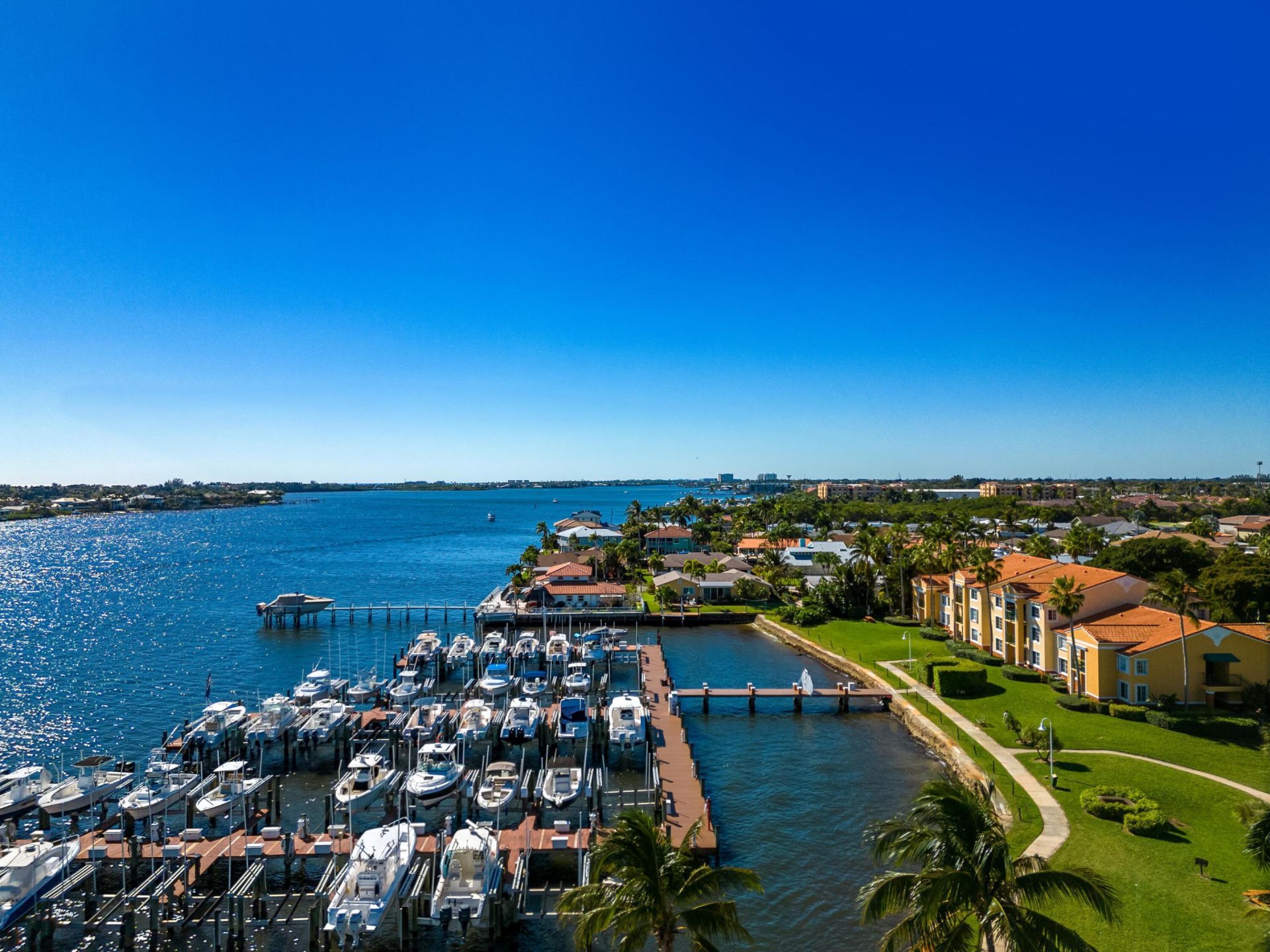 157 Yacht Club Way, Unit 310, Hypoluxo, FL 33462 Photo