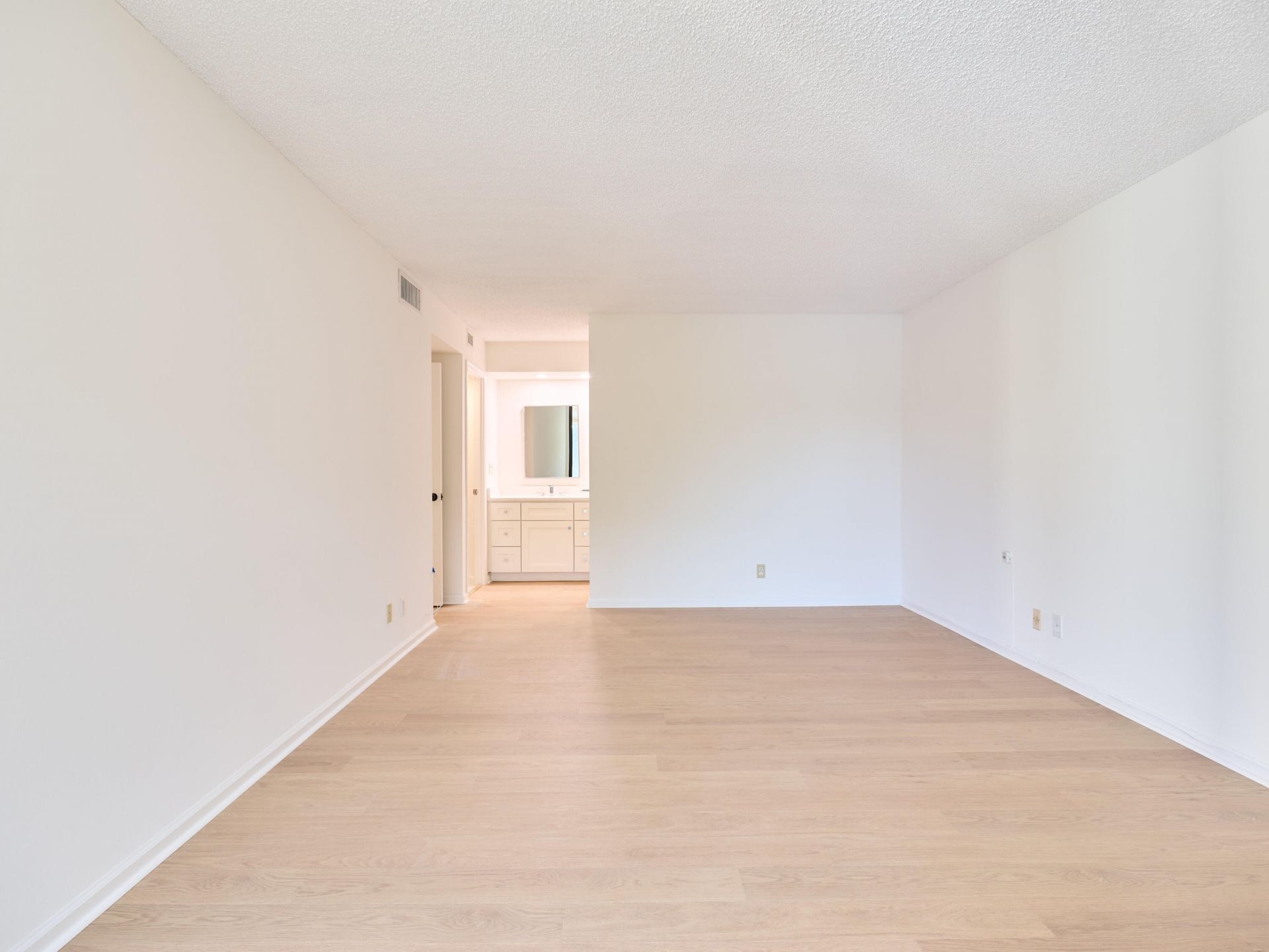 5250 Woodland Lakes Drive, Unit 130, Palm Beach Gardens, FL 33418 Photo