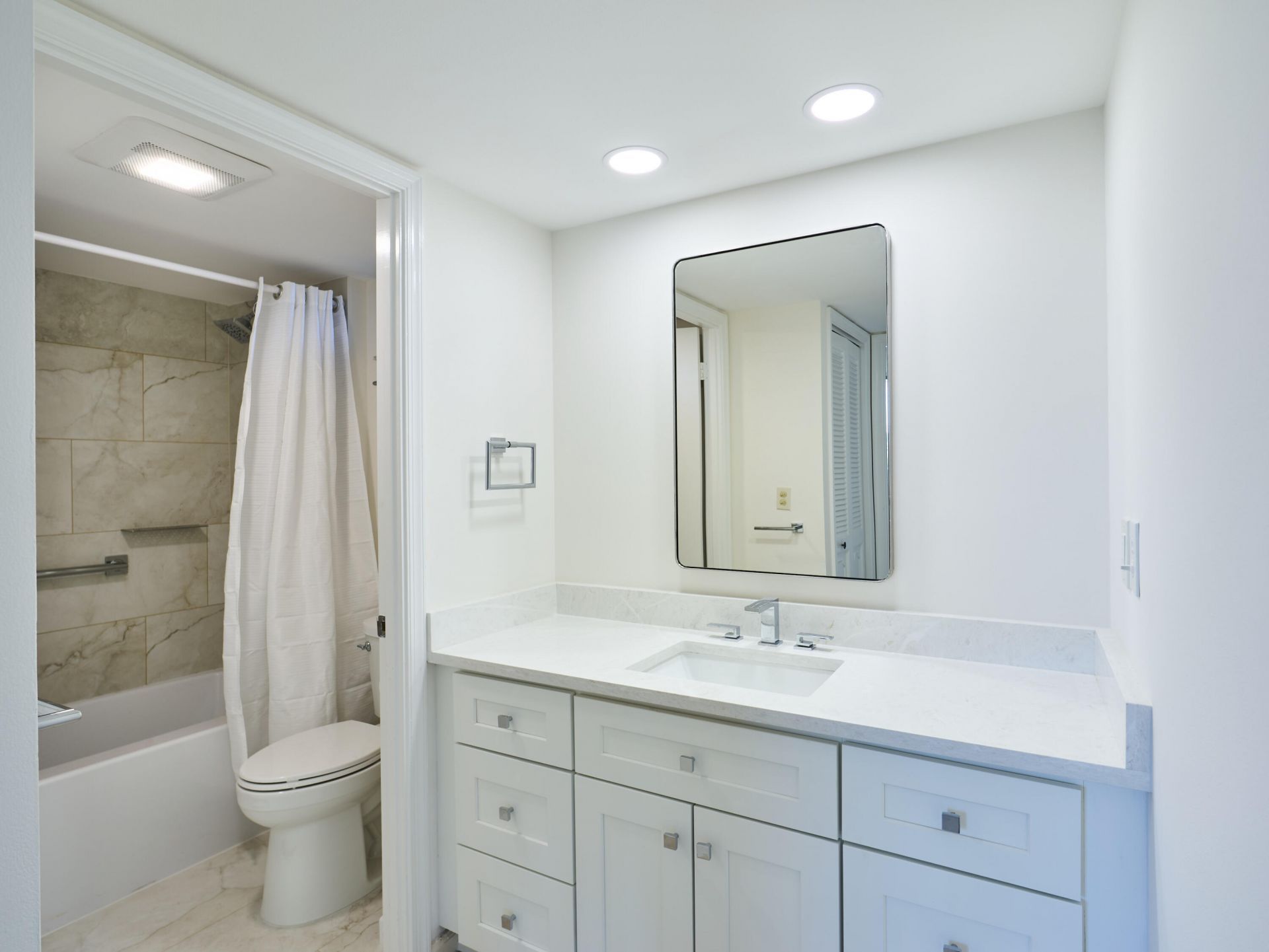 5250 Woodland Lakes Drive, Unit 130, Palm Beach Gardens, FL 33418 Photo