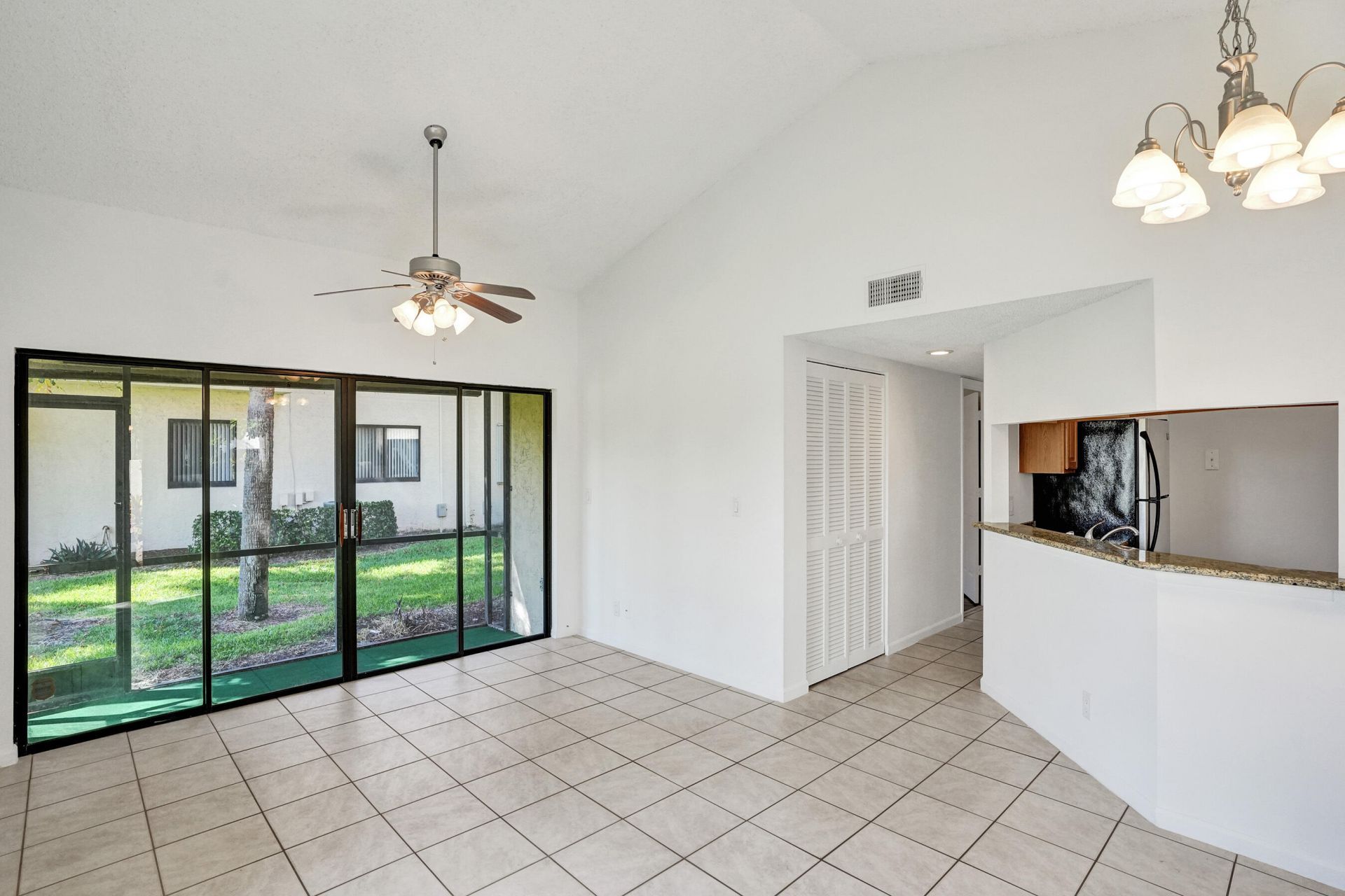12 Via De Casas Sur, Unit 101, Boynton Beach, FL 33426 Photo