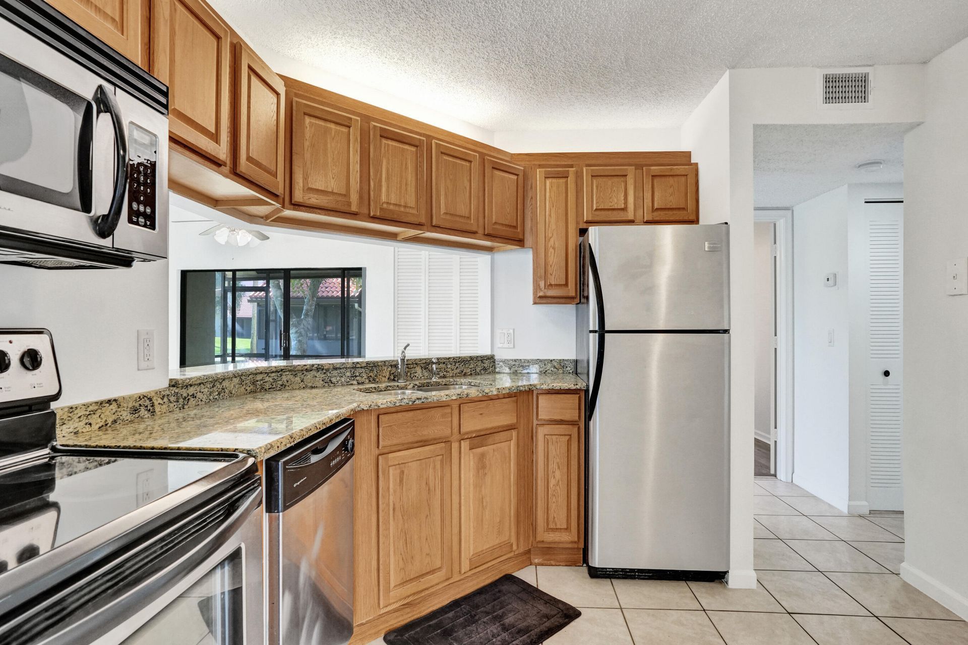 12 Via De Casas Sur, Unit 101, Boynton Beach, FL 33426 Photo