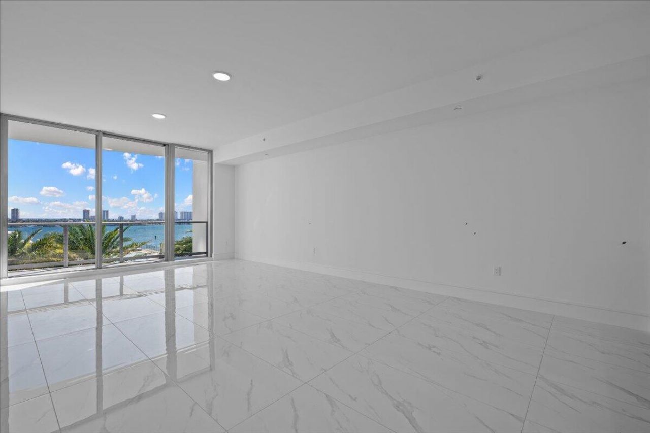 220 Lake Shore Drive, Unit 804, Lake Park, FL 33403 Photo