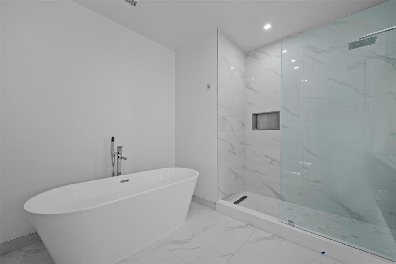 220 Lake Shore Drive, Unit 804, Lake Park, FL 33403 Photo