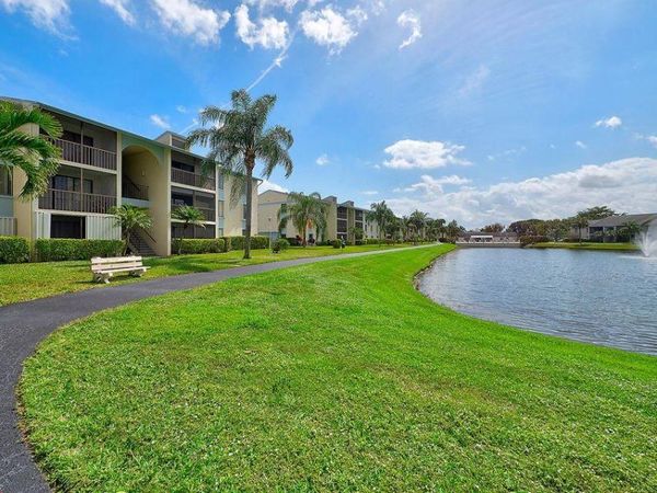 1109 Green Pine Boulevard, Unit B2, West Palm Beach, FL 33409