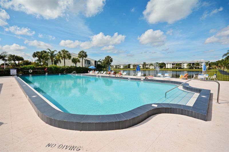 1109 Green Pine Boulevard, Unit B2, West Palm Beach, FL 33409 Photo