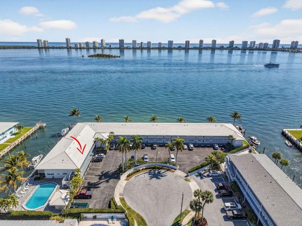 100 Lehane Terrace, Unit 28, North Palm Beach, FL 33408